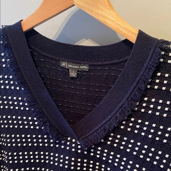 Adrianna Papell Navy and White V-Neck Sweater with fringe Size Large - Picture 7 of 10